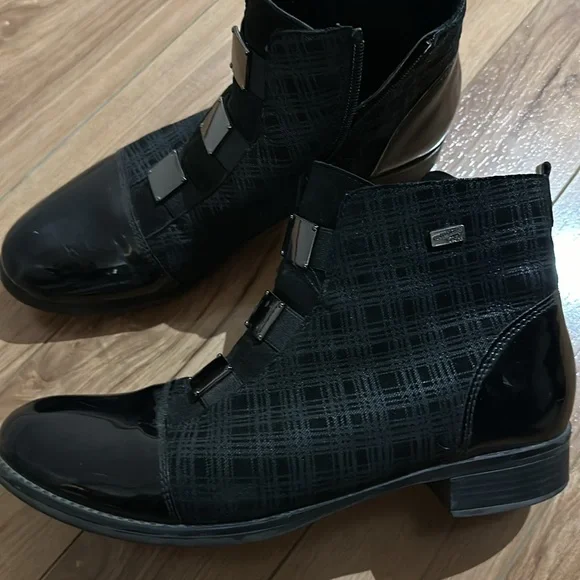 Cute boots - Picture 4 of 10